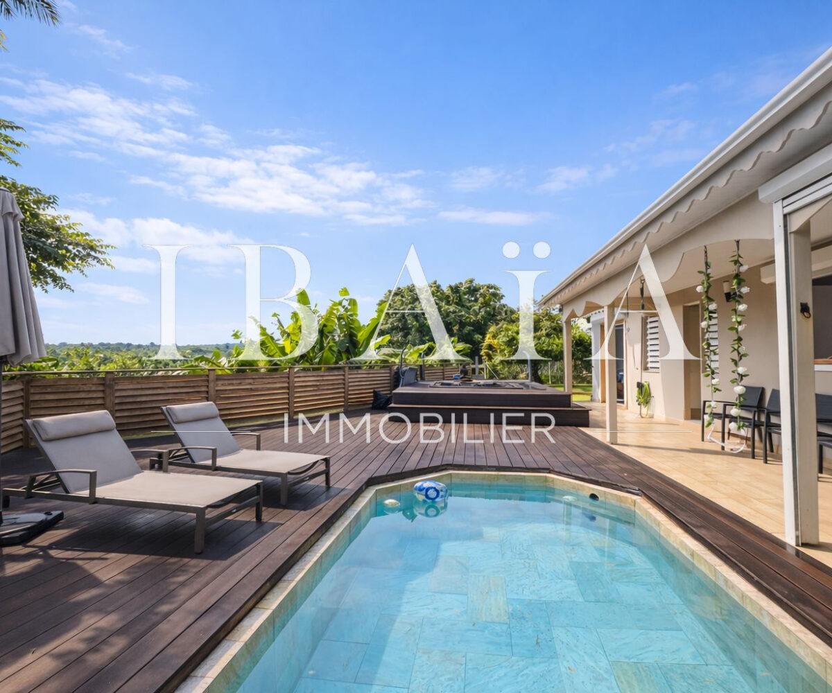 Agence IBAIA Immobilier - EXCLUSIVITÉ - PETIT-BOURG - VILLA AVEC PISCINE - VUE MER ET