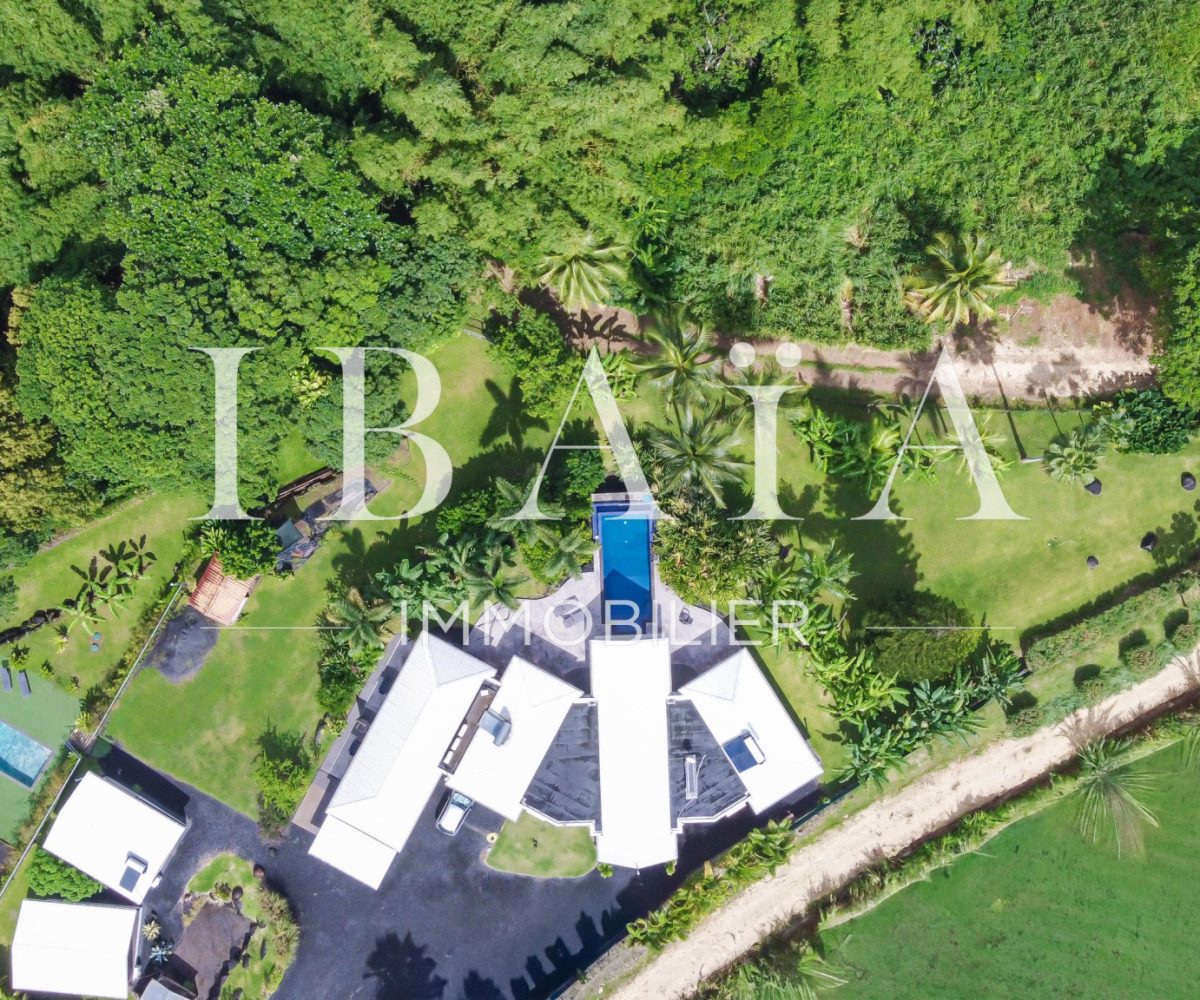 Agence IBAIA Immobilier - PROPRIÉTÉ D'EXCEPTION ENTRE PLAGES ET NATURE LUXURIANTE