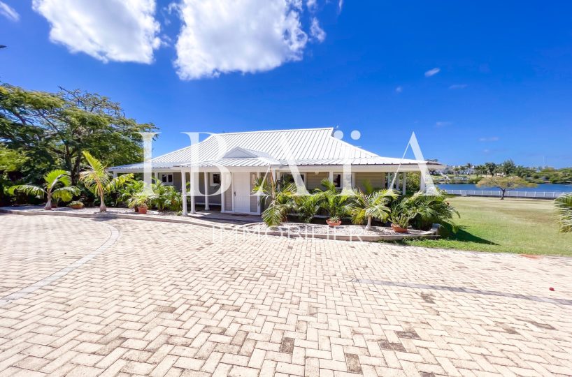 Agence IBAIA Immobilier - TERRES BASSES - BELLE PROPRIÉTÉ À VENDRE