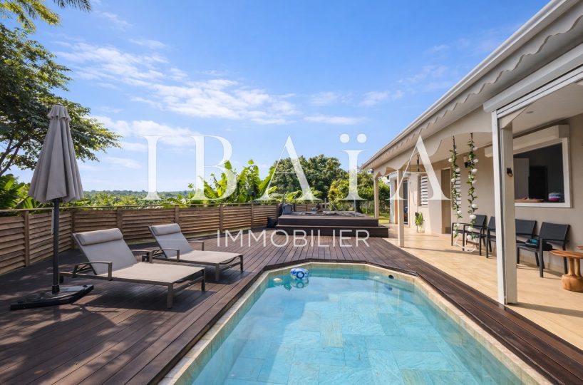 Agence IBAIA Immobilier - EXCLUSIVITÉ - PETIT-BOURG - VILLA AVEC PISCINE - VUE MER ET
