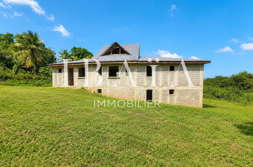 Agence IBAIA Immobilier - EXCLUSIVITÉ - SAINTE ROSE - VILLA INACHEVÉE