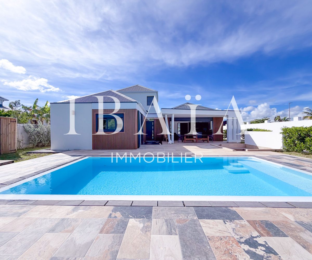 Agence IBAIA Immobilier - PORT LOUIS - VILLA 4 CHAMBRES AVEC PISCINE - MEUBLÉE