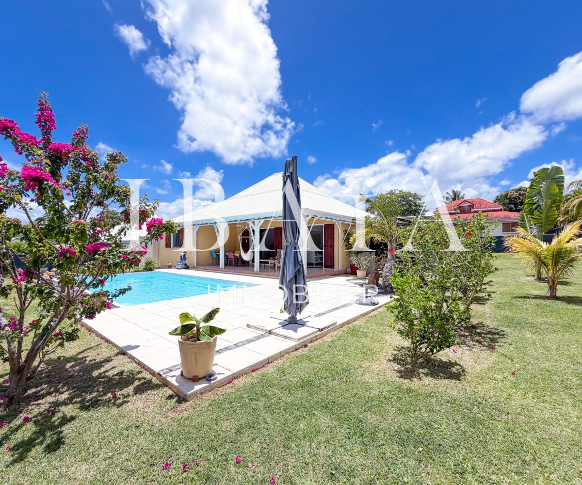 Agence IBAIA Immobilier - EXCLUSIVITÉ - SAINTE ROSE - VILLA AVEC PISCINE - 3CH + MEZZA