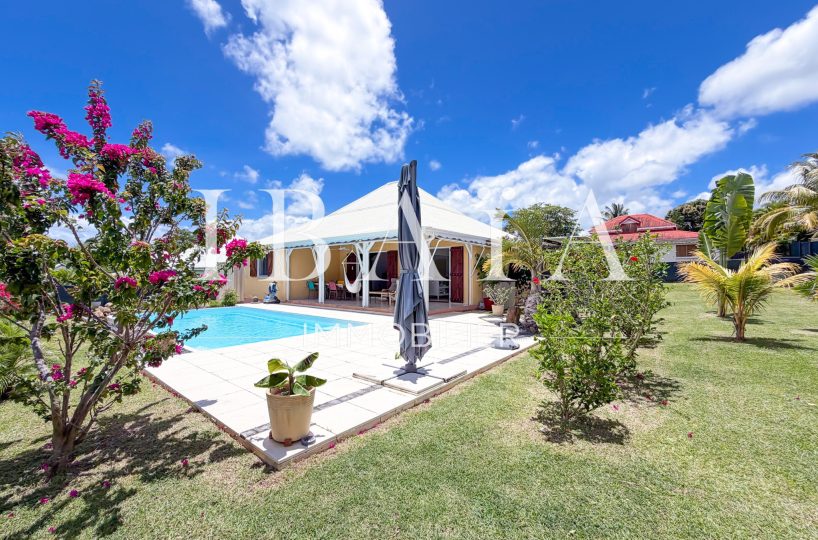 Agence IBAIA Immobilier - EXCLUSIVITÉ - SAINTE ROSE - VILLA AVEC PISCINE - 3CH + MEZZA