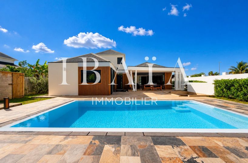 Agence IBAIA Immobilier - PORT LOUIS - VILLA 4 CHAMBRES AVEC PISCINE - MEUBLÉE