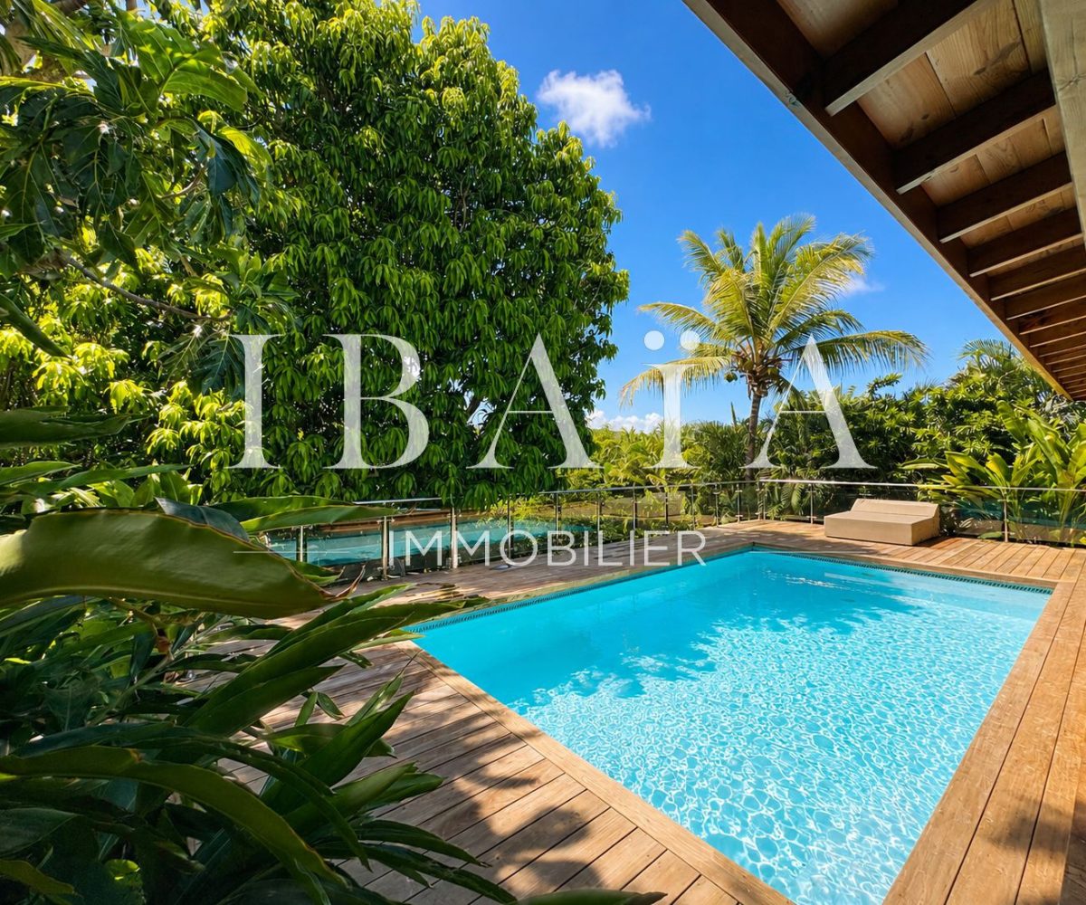 Agence IBAIA Immobilier - COUP DE COEUR - BAIE-ORIENTALE - VILLA AVEC PISCINE