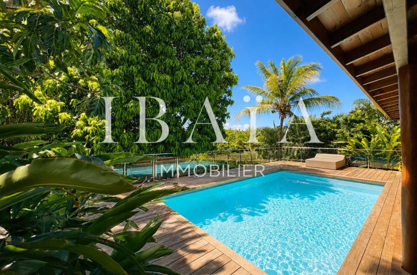 Agence IBAIA Immobilier - COUP DE COEUR - BAIE-ORIENTALE - VILLA AVEC PISCINE
