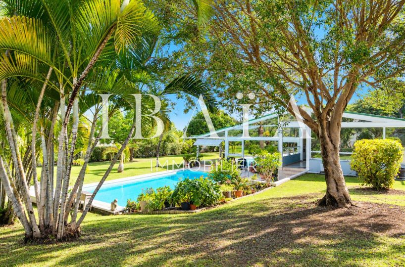 Agence IBAIA Immobilier - EXCLUSIVITÉ - LE MOULE - PROPRIÉTÉ AVEC ACCÈS PLAGE