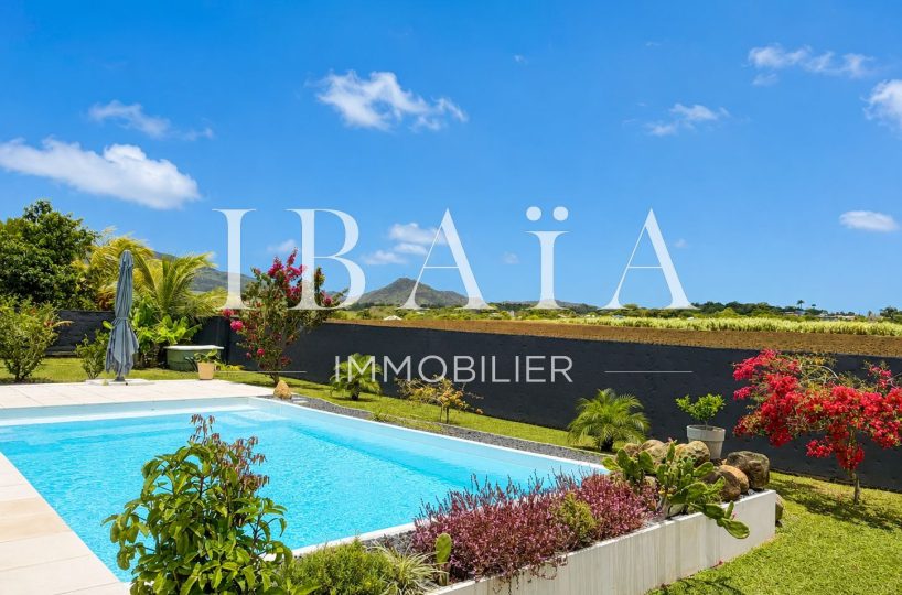Agence IBAIA Immobilier - SAINTE ROSE - VILLA AVEC PISCINE - 3CH + MEZZANINE